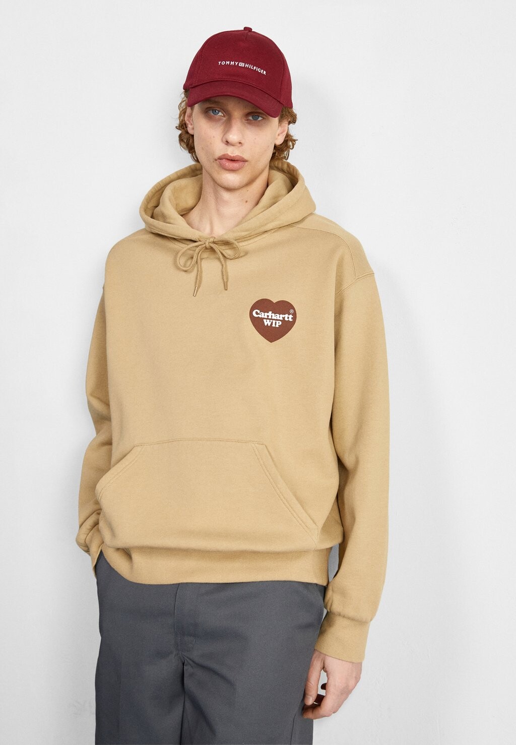 

Толстовка Carhartt WIP, коричневый