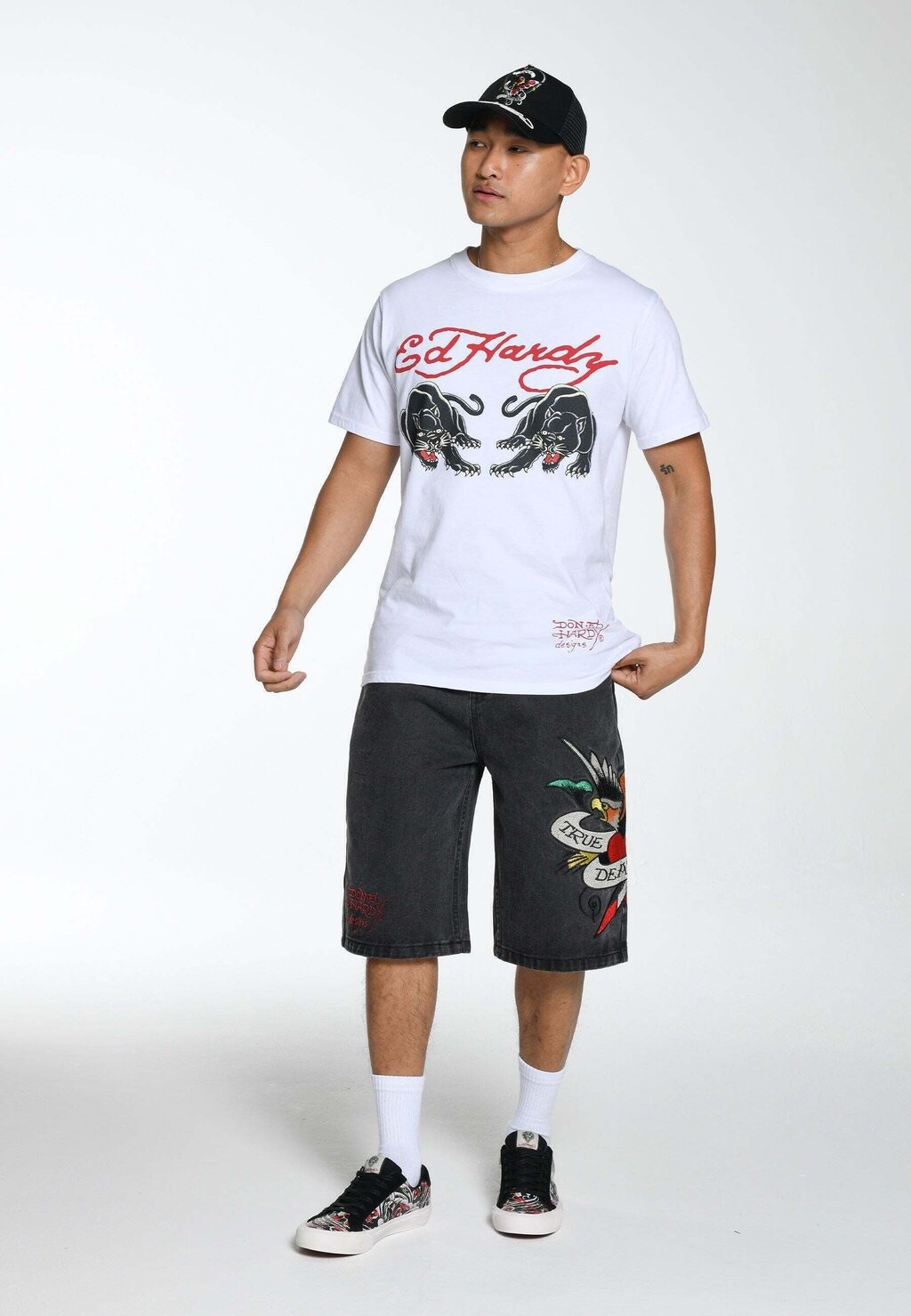 

Джинсовые шорты Ed Hardy