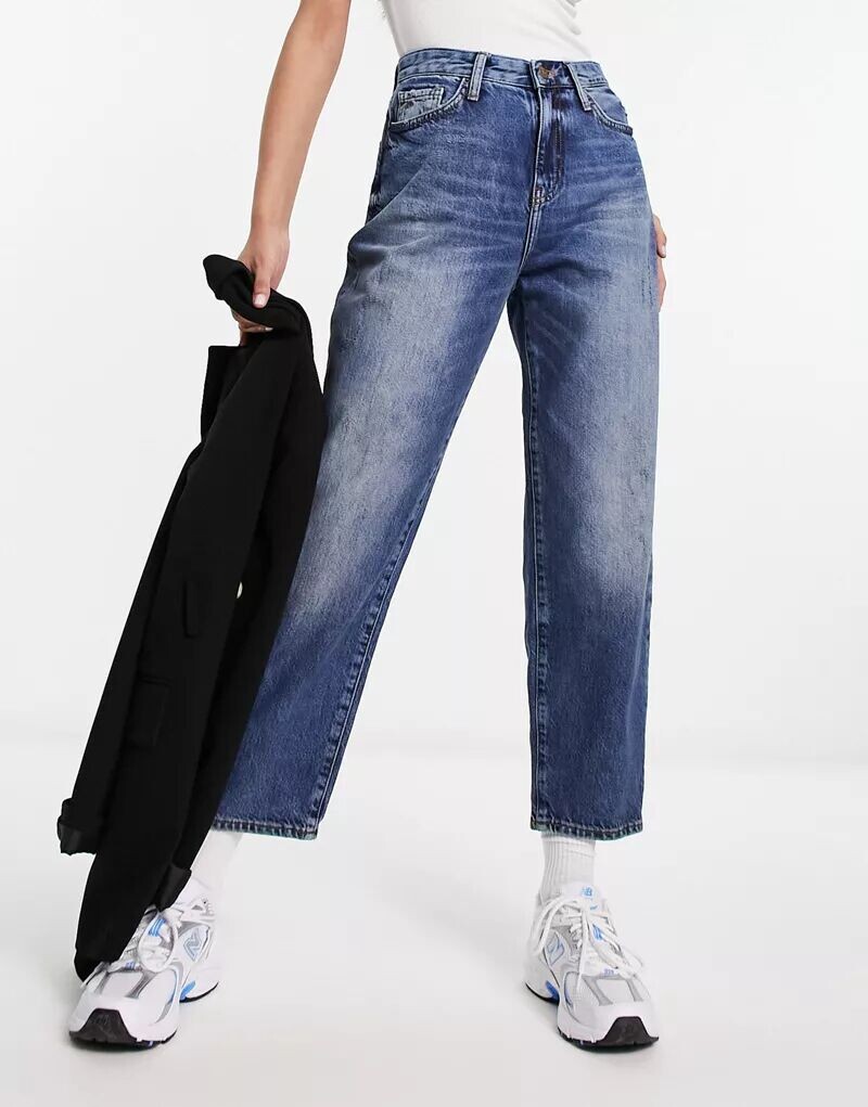 

Синие джинсы средней потертости Armani Exchange Mom Fit