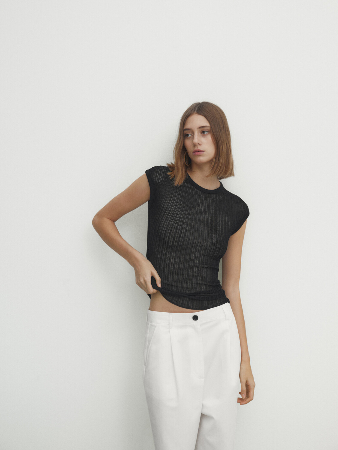 

Открытый трикотажный топ с круглым вырезом Massimo Dutti, черный