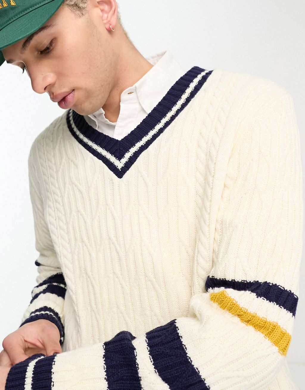 

Бежевый вязаный джемпер в несколько полосок в крикет ASOS DESIGN