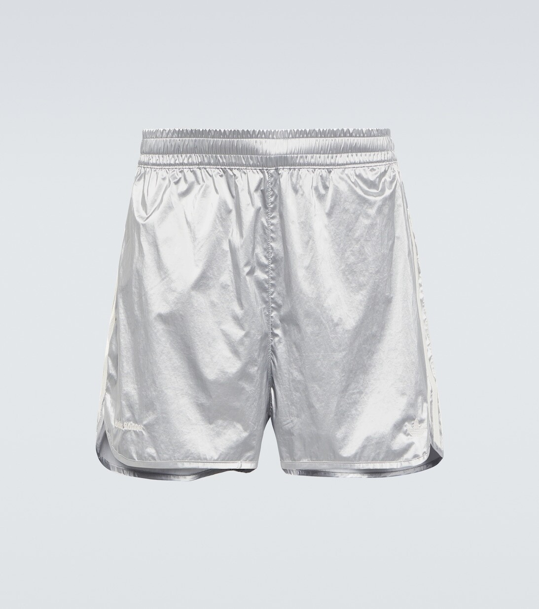 

Шорты с эффектом металлик из коллаборации с Wales Bonner Adidas, металлик