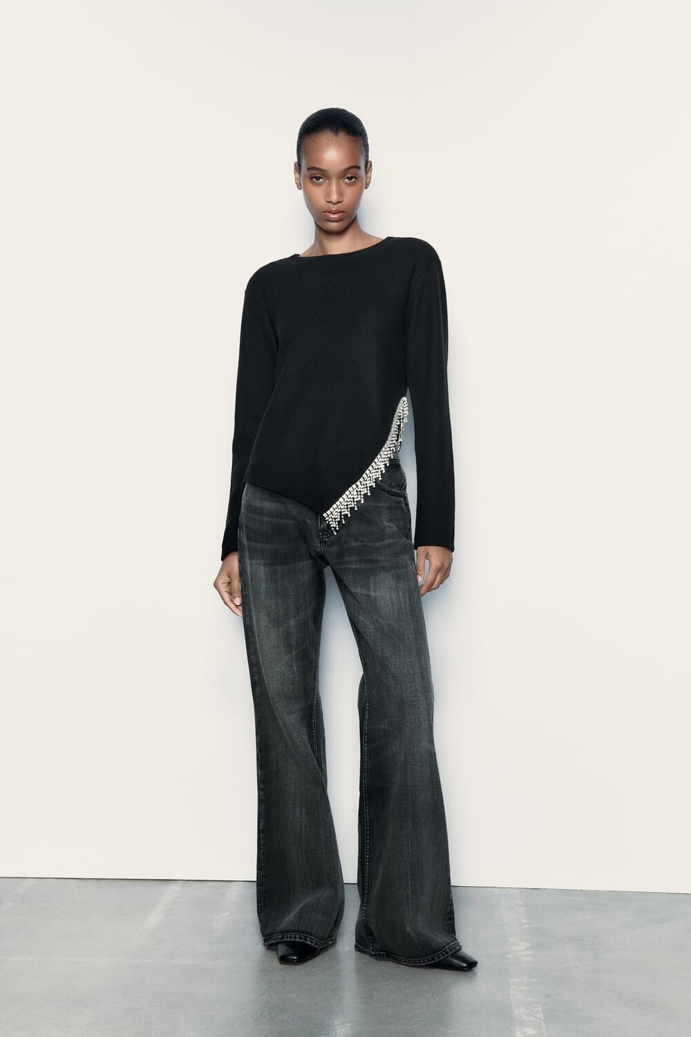 

Мягкая блестящая футболка ZARA, черный