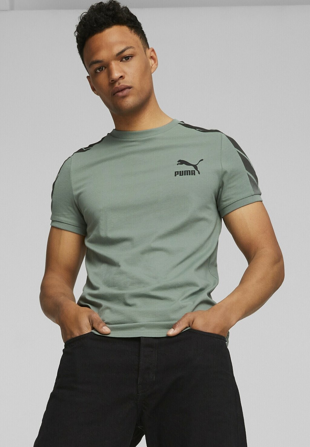 

Футболка с принтом PUMA T7 SPORT T-SHIRT Puma, эвкалипт