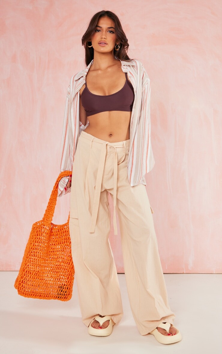 

PrettyLittleThing Мешковатые брюки карго в стиле 90-х с низкой посадкой Stone Linen