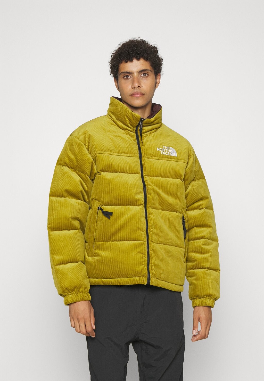 

Пуховик The North Face, хаки