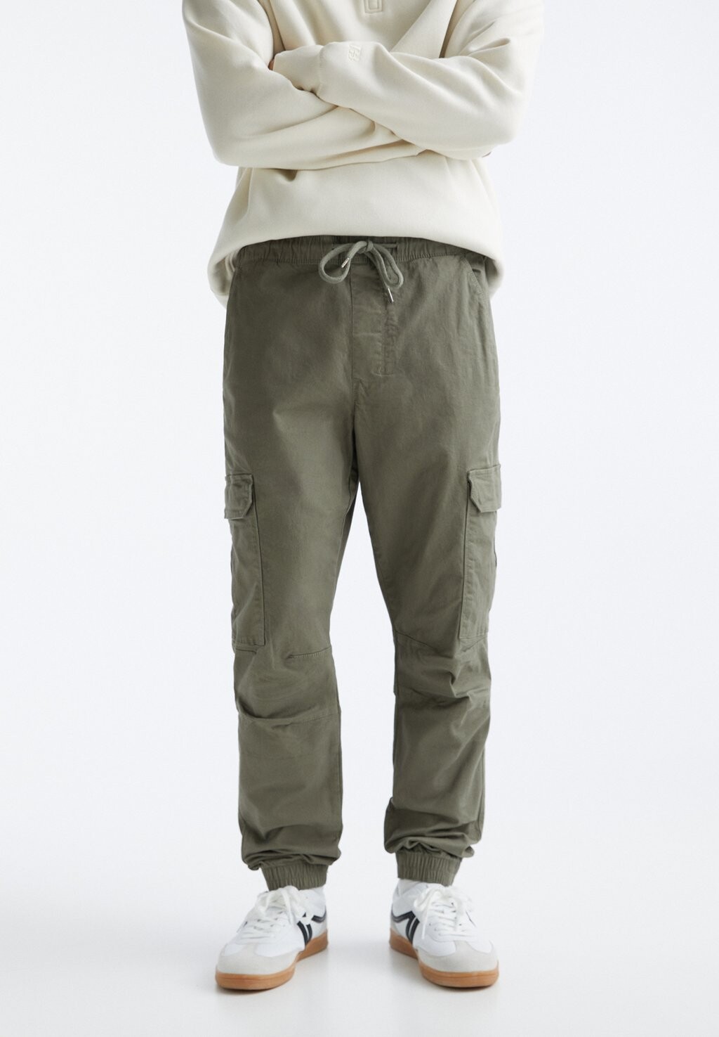 

Брюки карго Basic Joggers PULL&BEAR, хаки