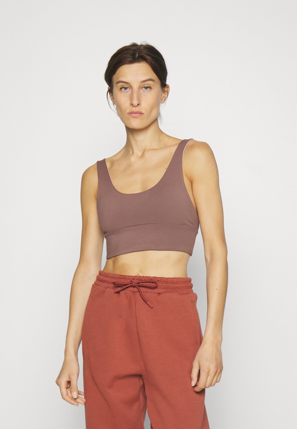 

Топ Ultra Soft Reversible Tank Cotton On Body, цвет deep taupe/pearl mushroom