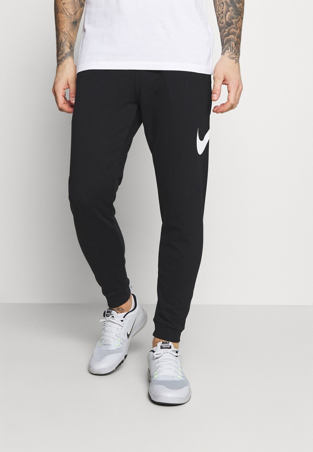 

Спортивные брюки Nike Taper, черный / белый