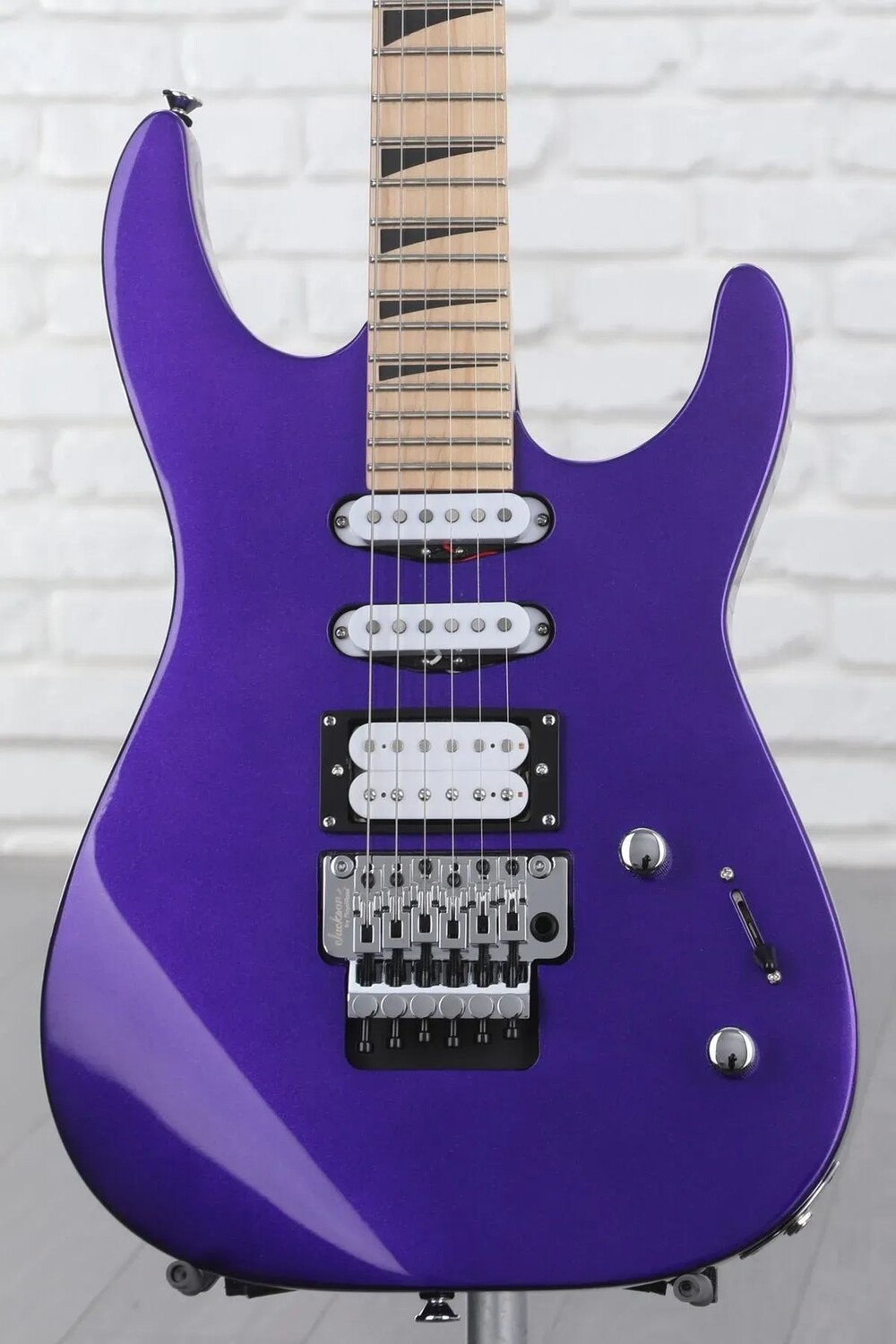 

Новая электрогитара Jackson X Series DK3XR M HSS — глубокий фиолетовый металлик