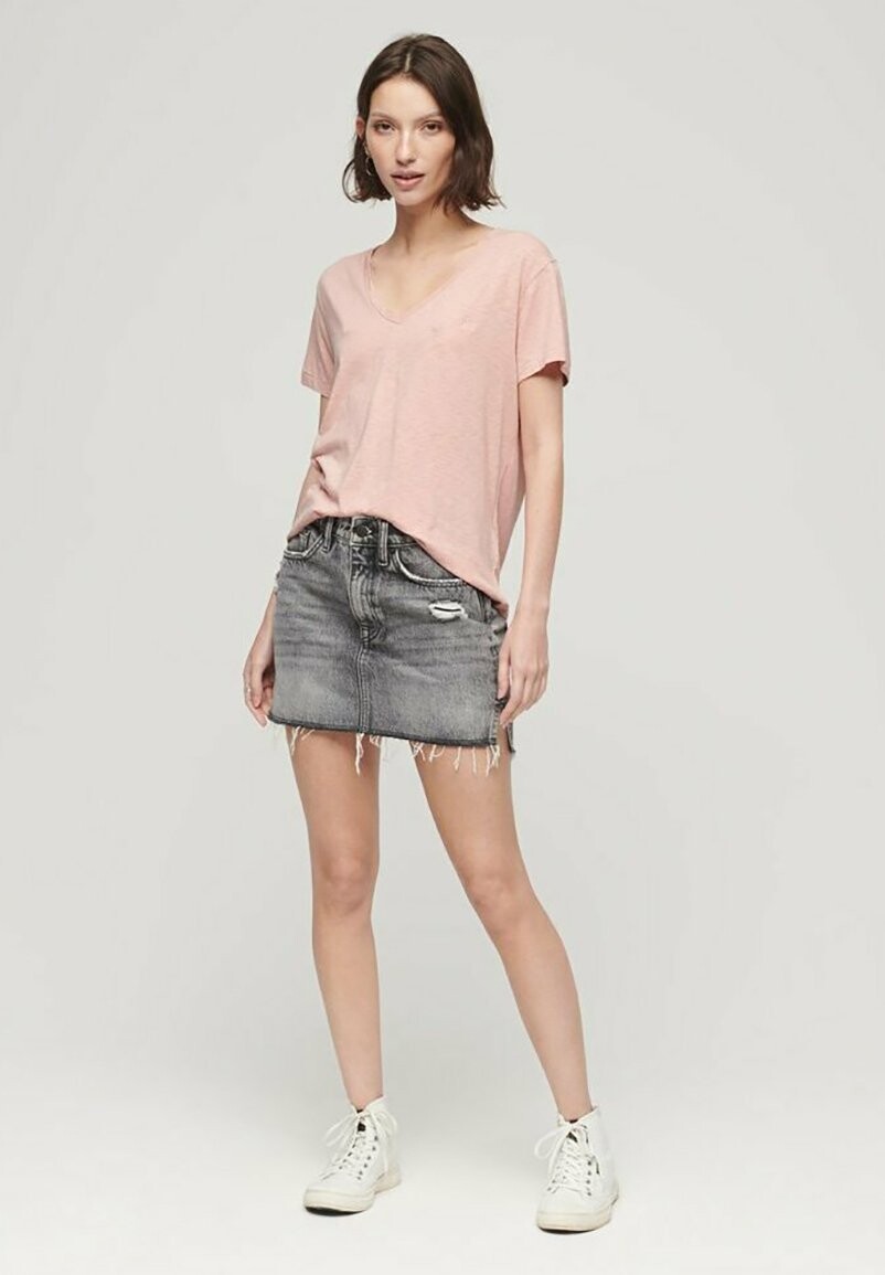 

Футболка базовая EMBROIDERED V-NECK Superdry, цвет grey pink