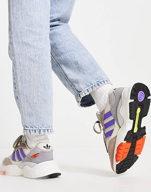 

Серые кроссовки adidas Originals Retropy F90 с яркими акцентами