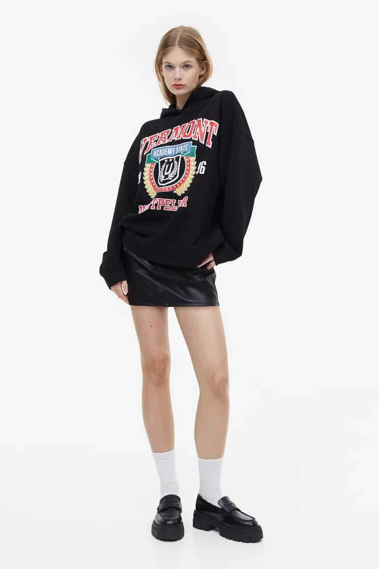 

Объемная толстовка с капюшоном и принтом H&M, черный