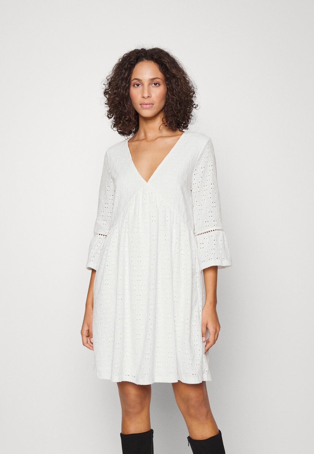 

Летнее платье Vero Moda, белый