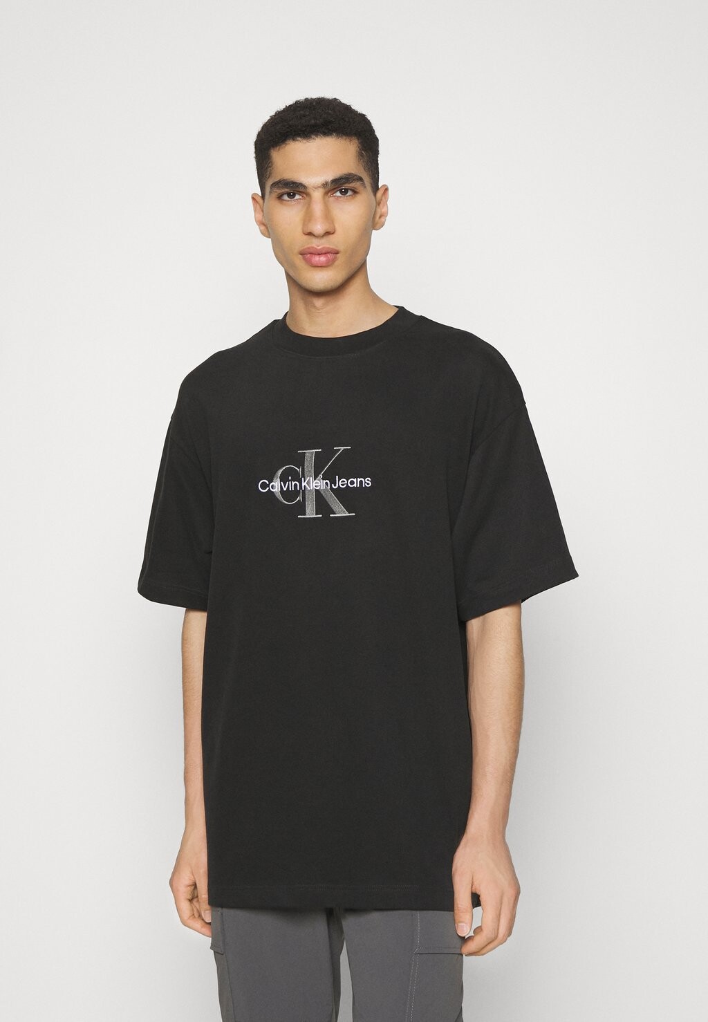 

Футболка с принтом Calvin Klein Jeans, черный