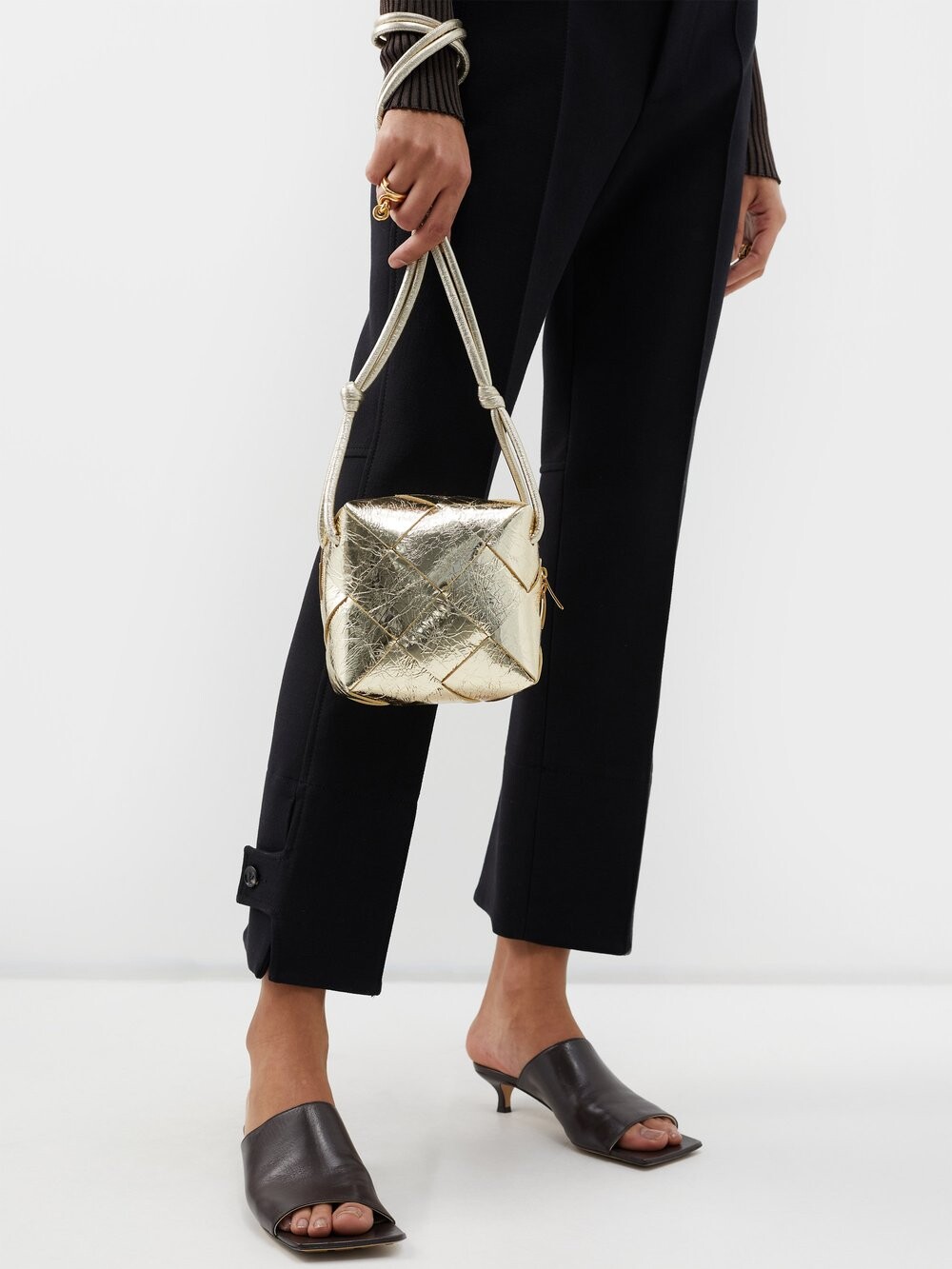 

Сумка через плечо cassette mini из кожи intrecciato Bottega Veneta, золото