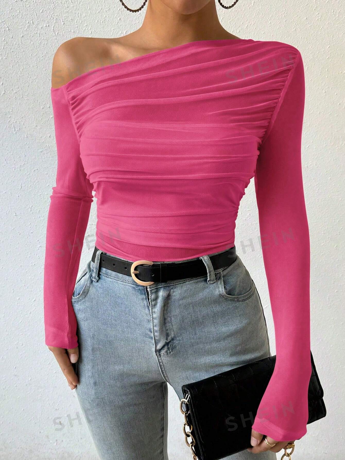 SHEIN Privé однотонная плиссированная футболка узкого кроя с асимметричным вырезом, розовый