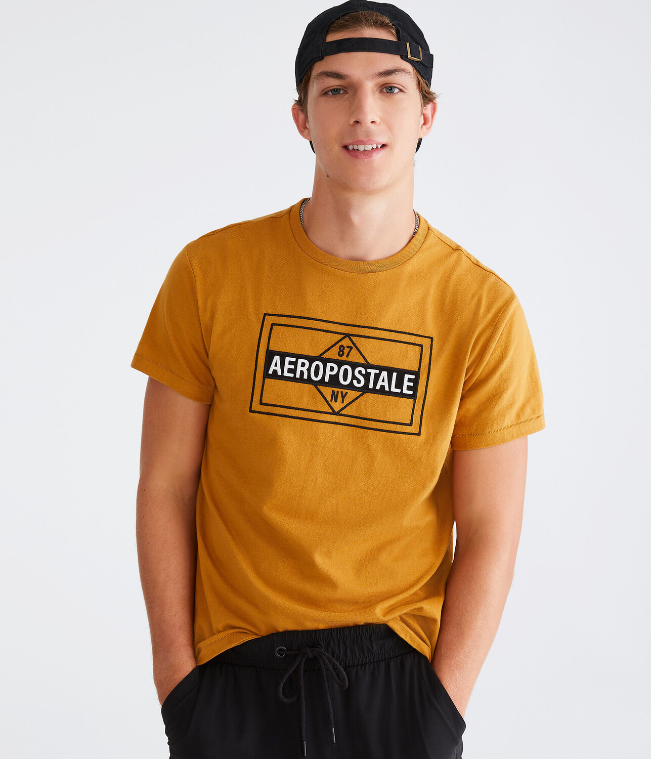 

Футболка 87 с графической аппликацией в виде ромба Aeropostale, желтый