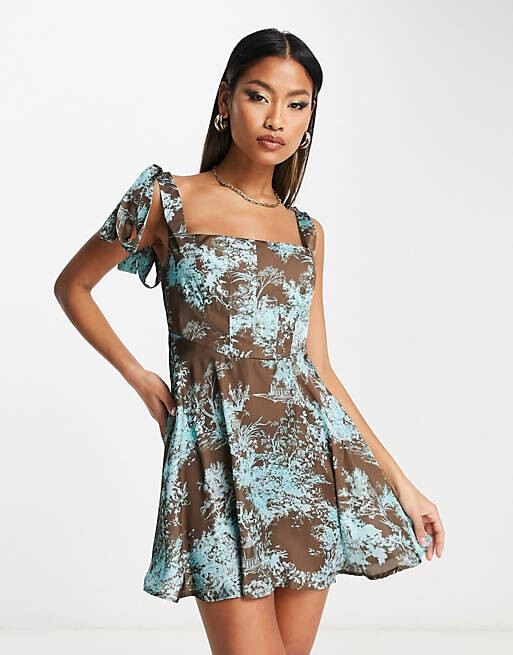 

Корсетное мини-платье с атласной корсетной лентой ASOS DESIGN