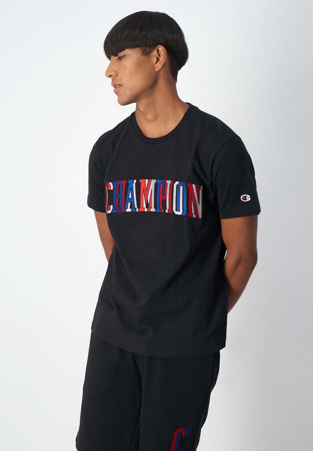 

Футболка с принтом Champion, черный