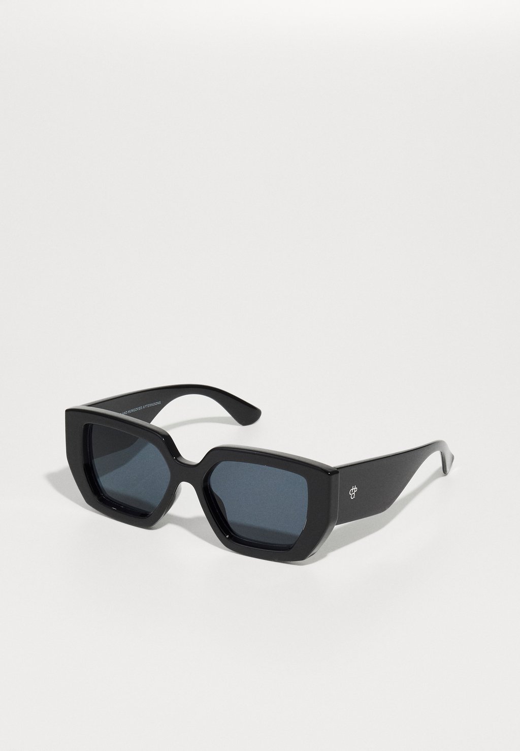 Солнцезащитные очки Hong Kong Unisex CHPO, черный