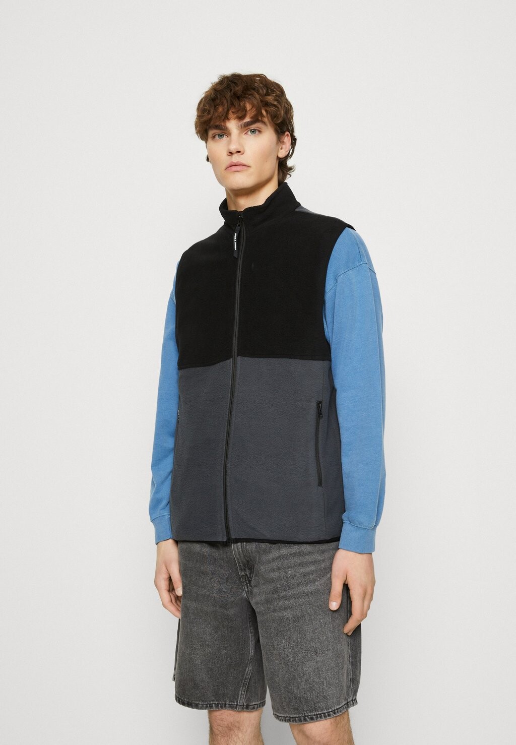 

Жилет Jack & Jones