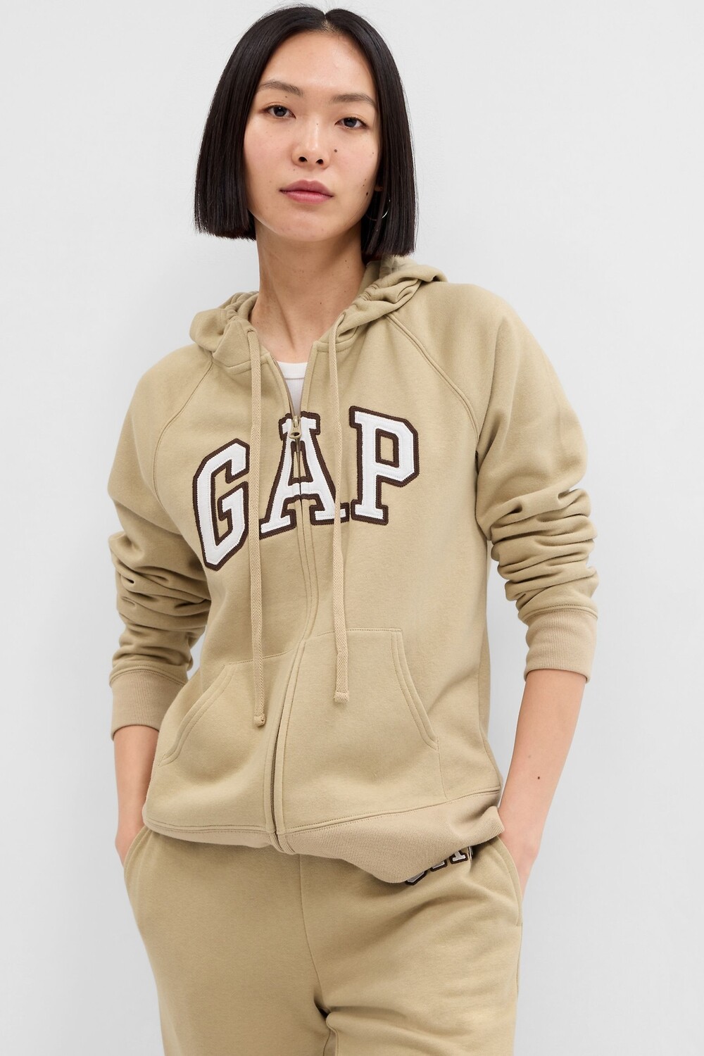 

Толстовка с длинными рукавами логотипом и молнией Gap, коричневый