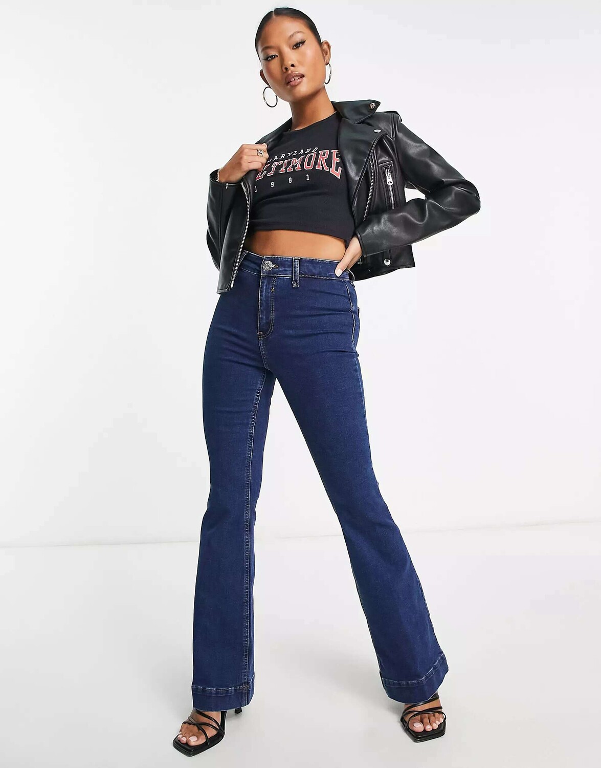 

Темно-синие расклешенные джинсы River Island