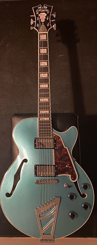

Электрогитара D'Angelico Premier SS w/stairstep 2022 Ocean Turquoise