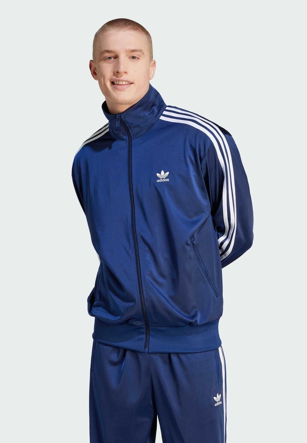 

Куртка межсезонная Fbird adidas Originals, цвет dark blue