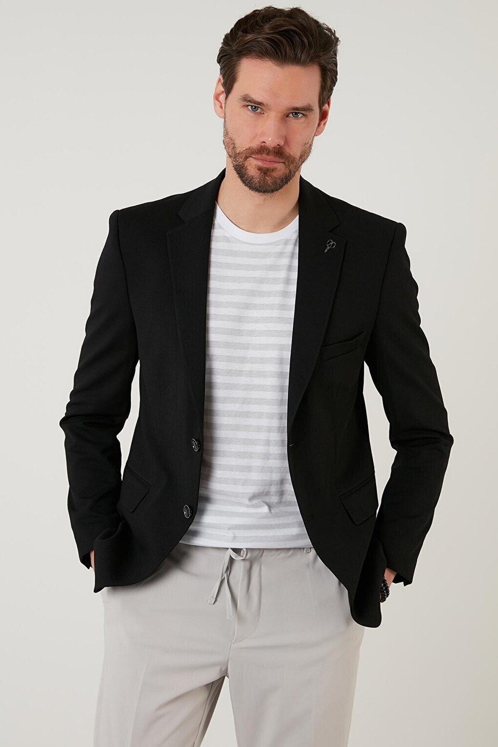 

Пиджак Slim Fit 6 с двойными разрезами BASELNA Buratti, черный