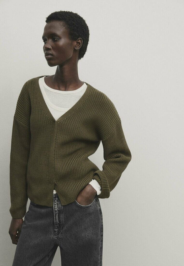 

Свитер Purl V-Образный С Деталями Передней Части Massimo Dutti, хаки