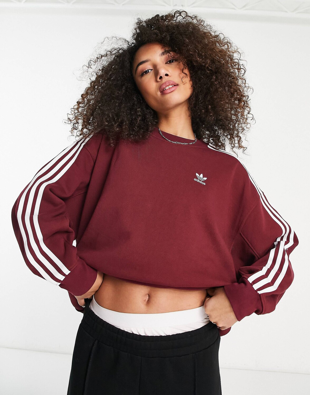 

Бордовая толстовка оверсайз с тремя полосками adidas Originals, Красный