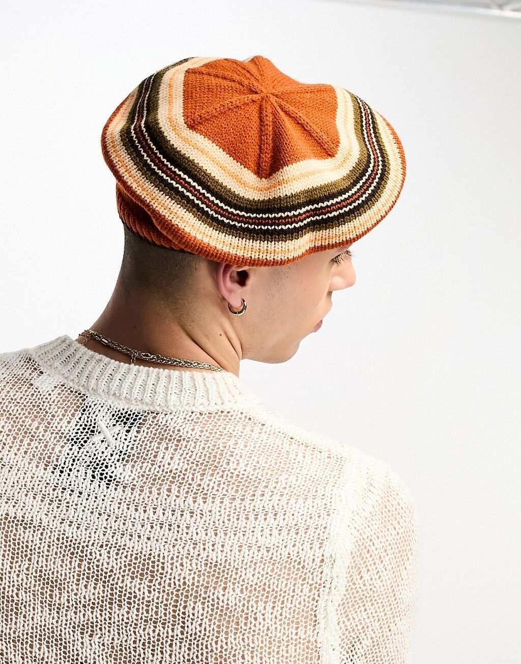 

Ржавый вязаный берет с полосками ASOS DESIGN