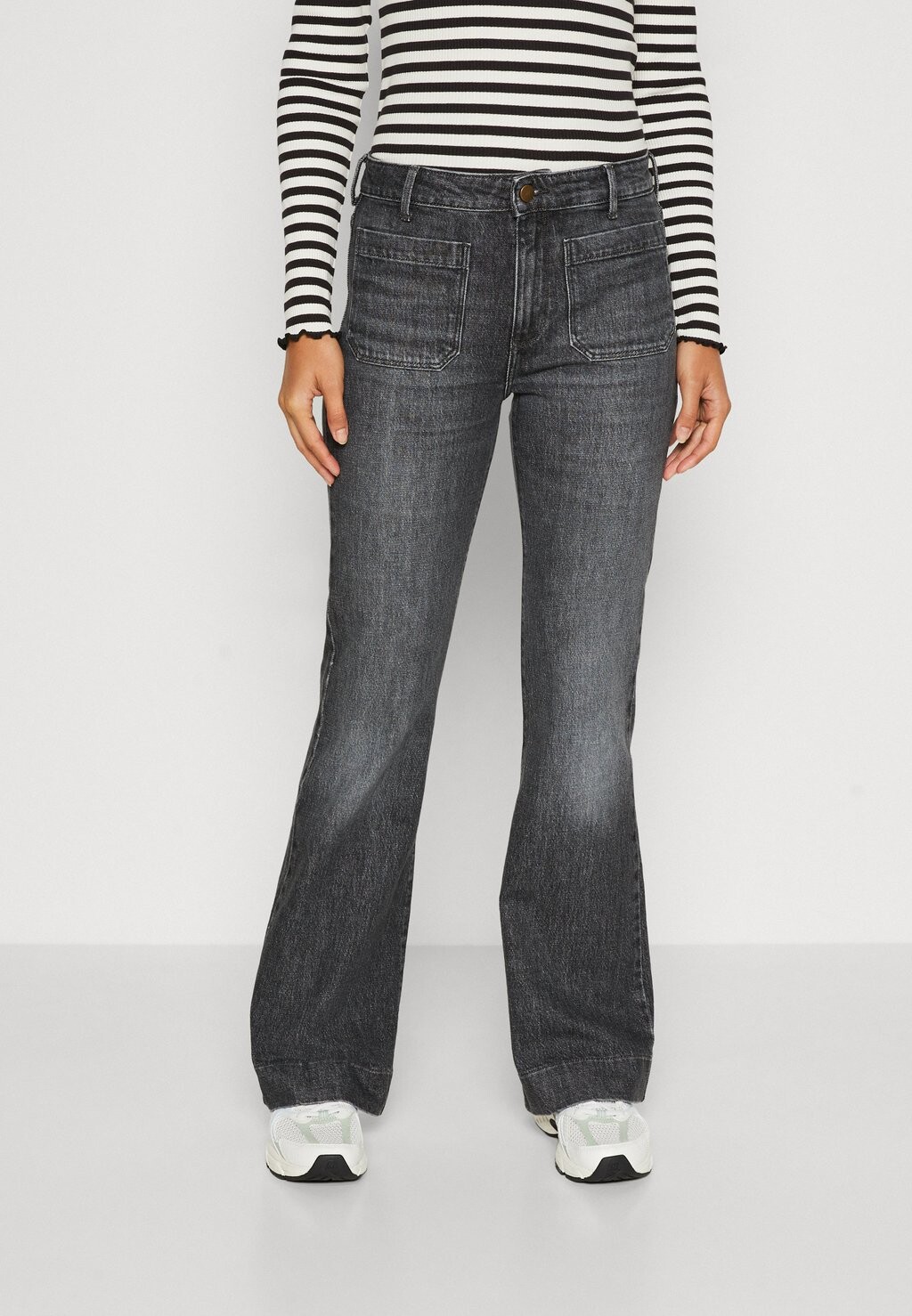 

Расклешенные джинсы Wrangler, антрацит