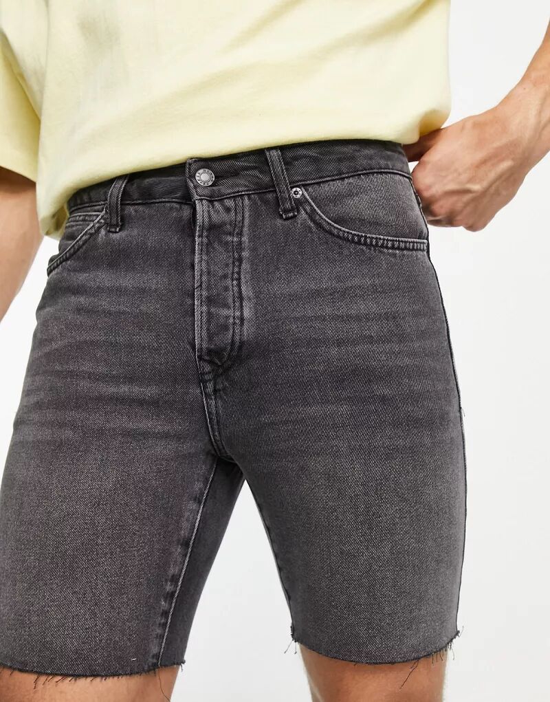 цена Черные джинсовые шорты узкого кроя Topman