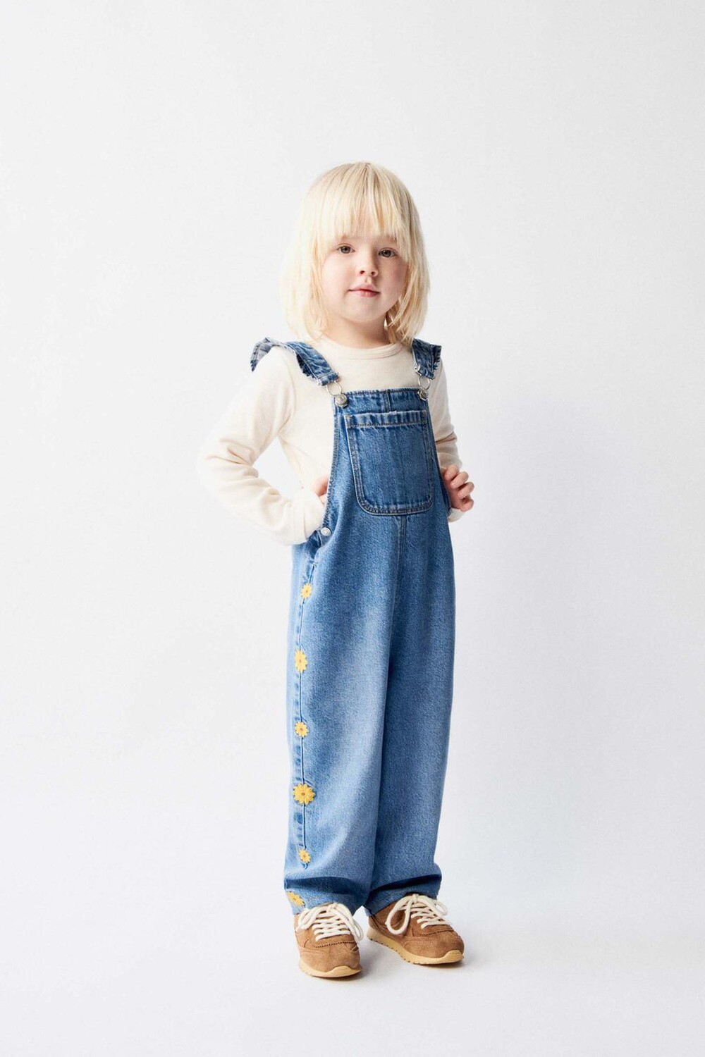 

Джинсовый комбинезон с ромашками ZARA, синий