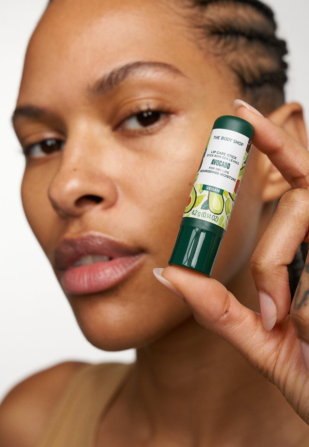 

Бальзам для губ LIP CARE STICK The Body Shop, цвет avocado