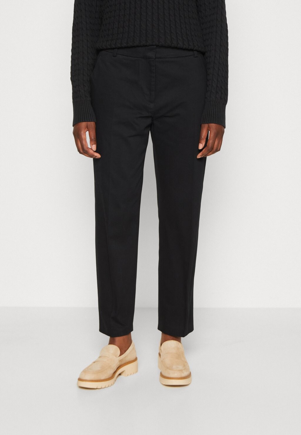 

Брюки Tommy Hilfiger ESSENTIAL SLIM STRAIGHT, черный