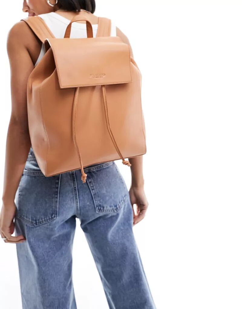 Bolongaro Trevor – простой кожаный рюкзак светло-коричневого цвета