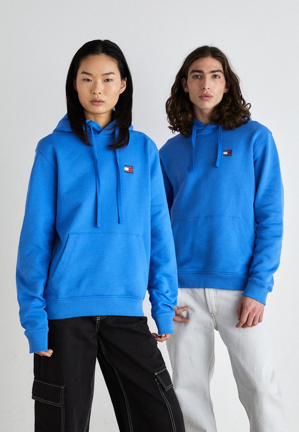 

Толстовка Tommy Jeans ЗНАК УНИСЕКС, цвет meridian blue