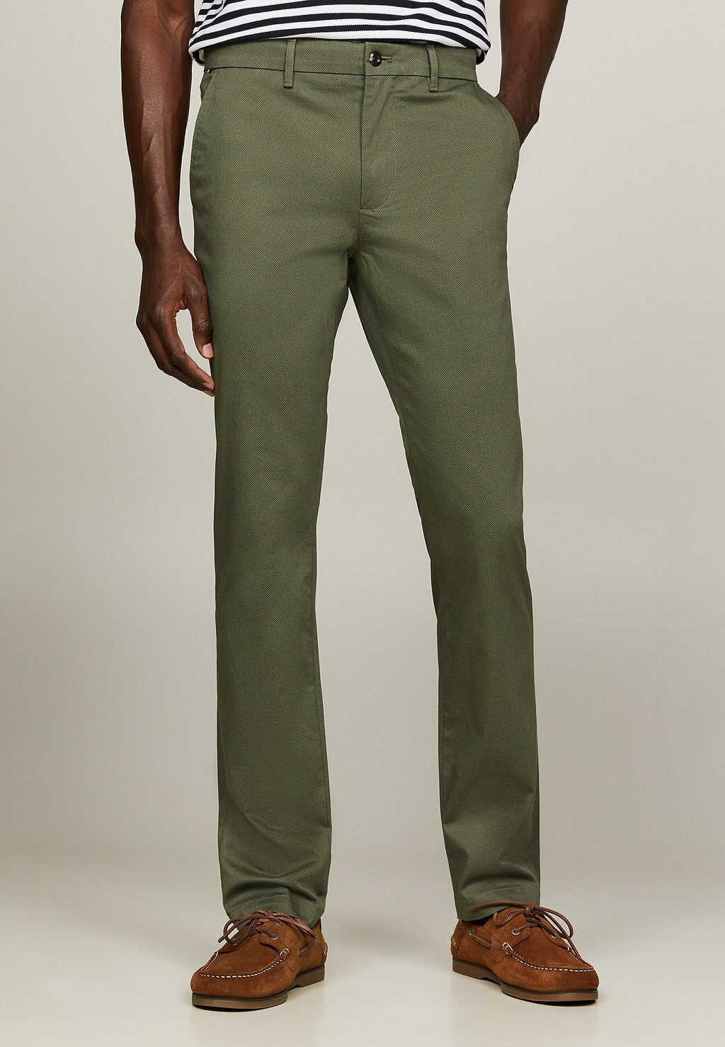 

Чиносы BLEECKER SLIM FIT Tommy Hilfiger, цвет army green