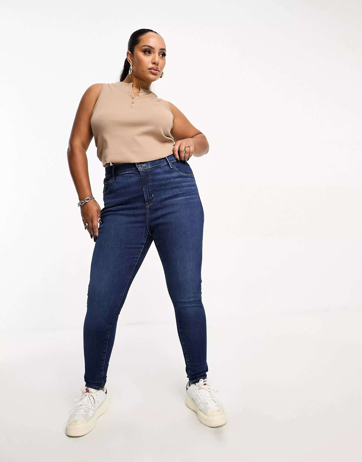 

Темно-синие джинсы скинни Levi's Plus 720 с высокой посадкой