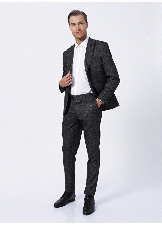 

Черный мужской костюм Slim Fit с нормальной талией Süvari