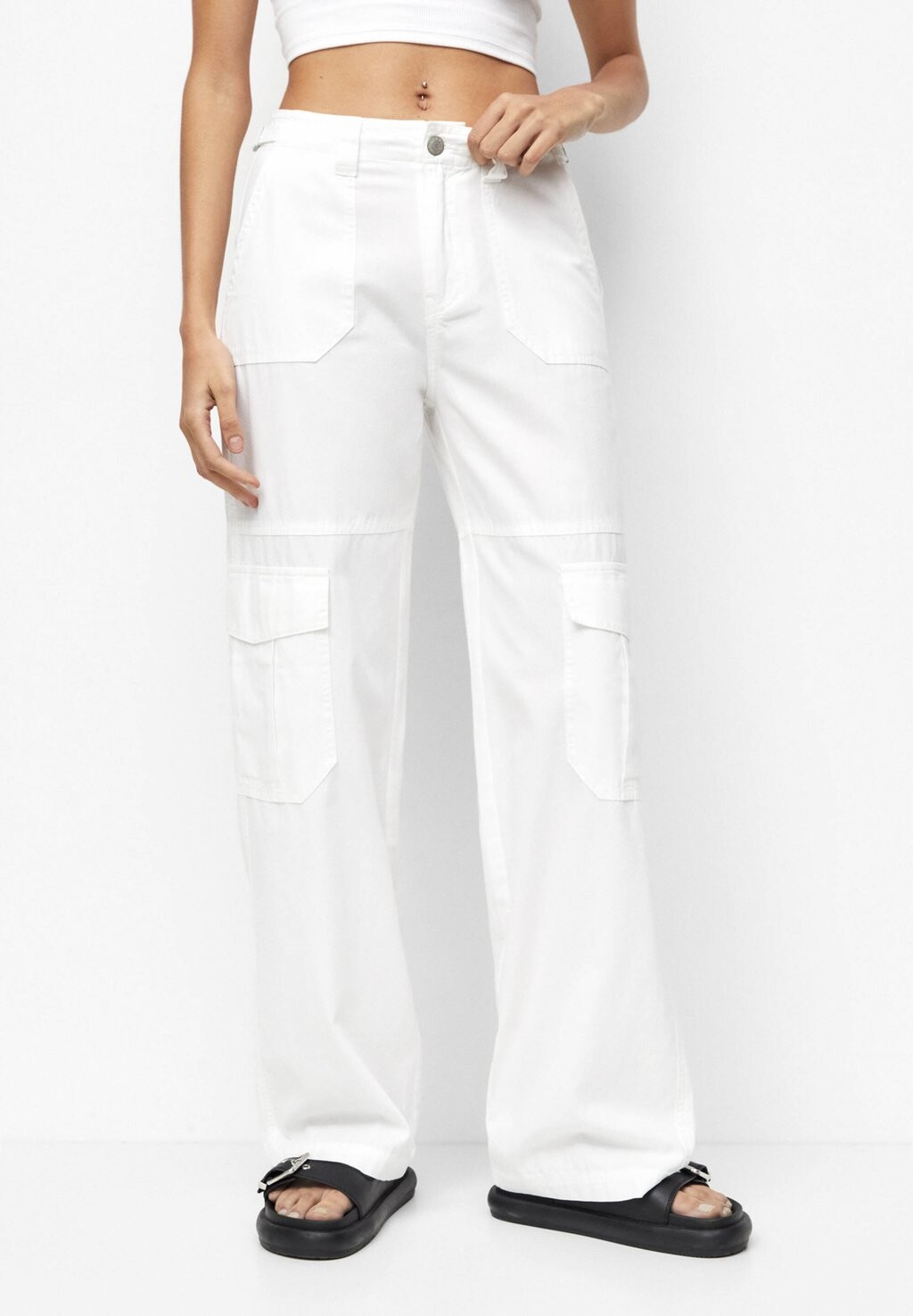 

Брюки карго PULL&BEAR, белый