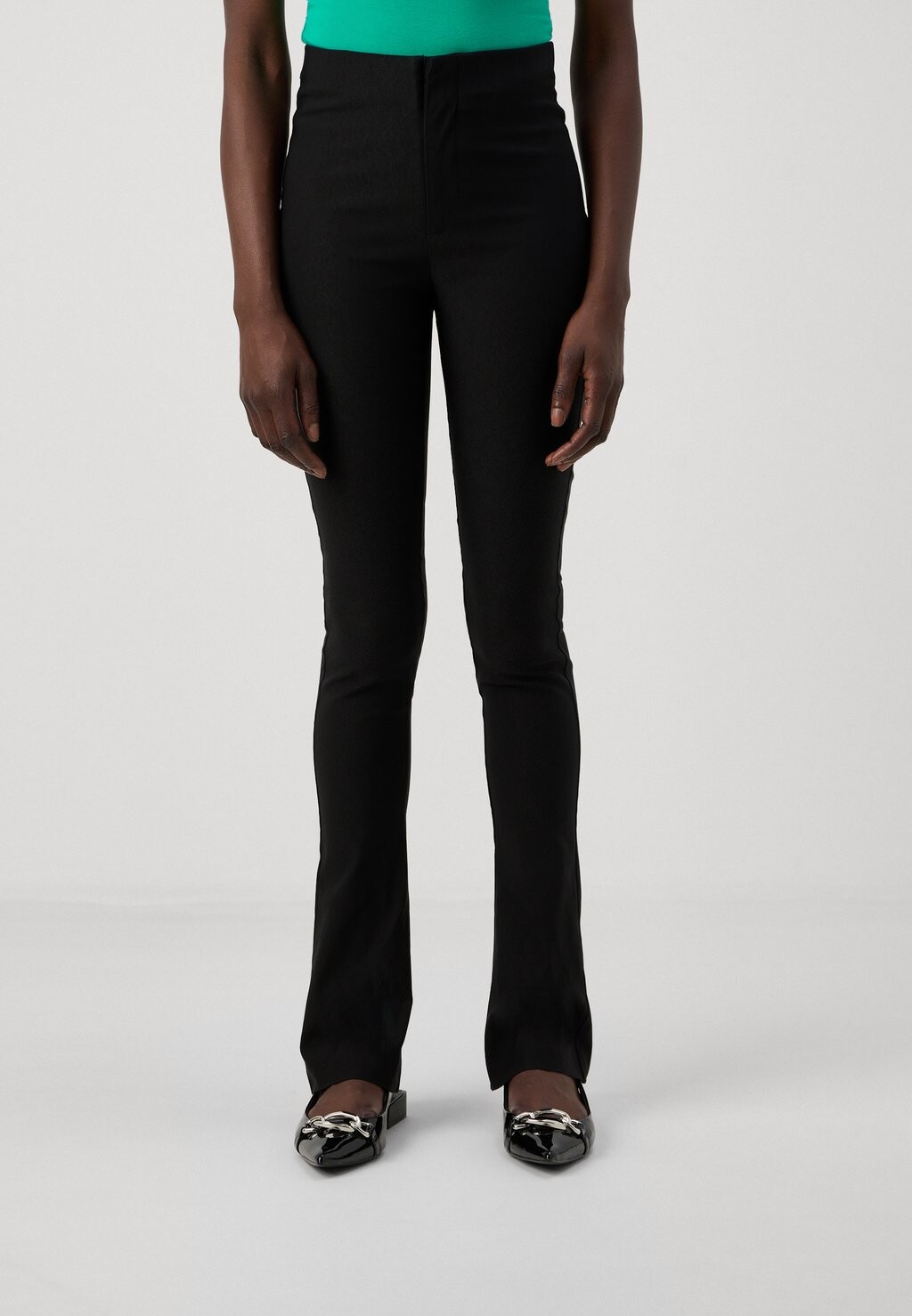 

Брюки SLIM TROUSERS Gina Tricot Tall, черный