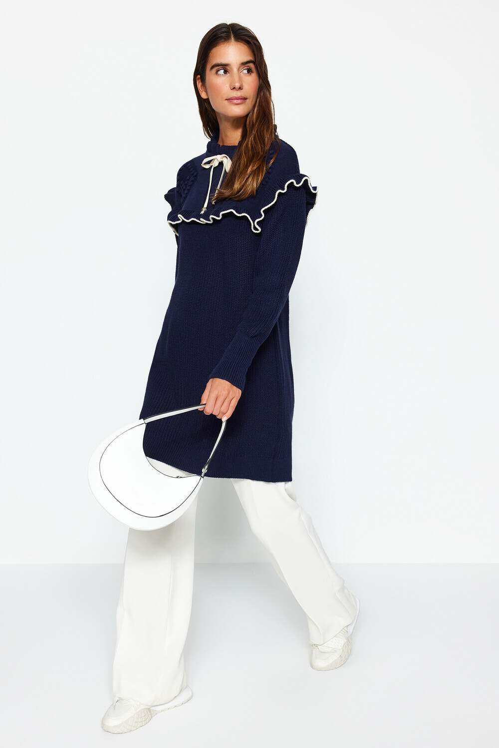 

Темно-синий кремовый вязаный свитер Trendyol Modest