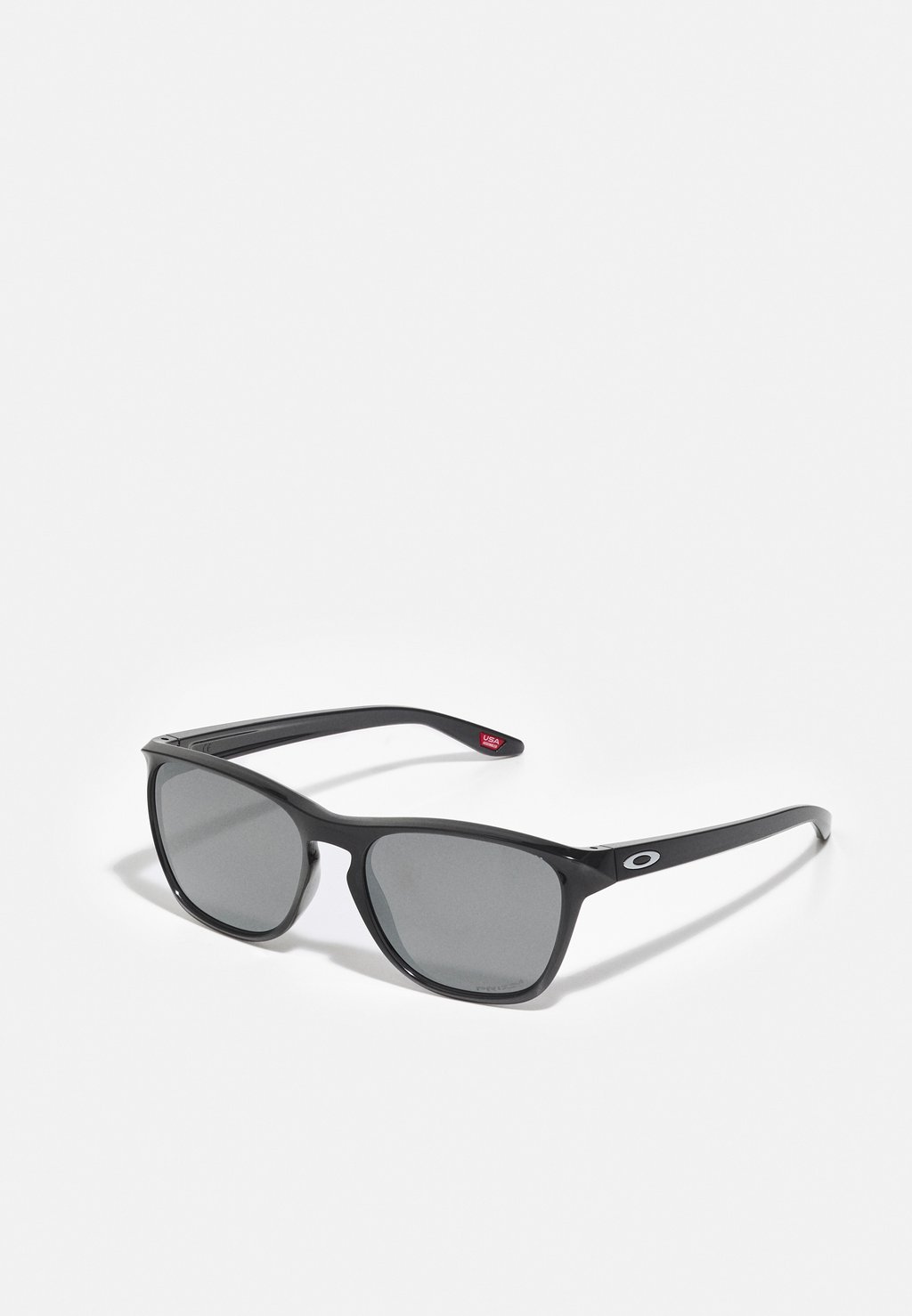 

Солнцезащитные очки Oakley