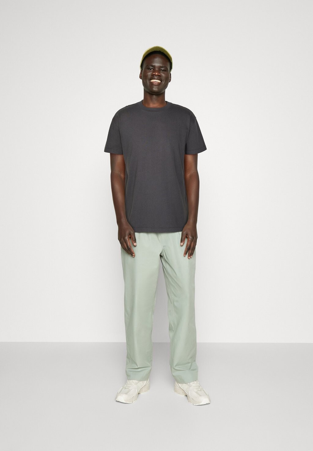 

базовая футболка New Neutral Essential 5 Pack Abercrombie & Fitch, цвет magnet/black olive/smokey olive/birch