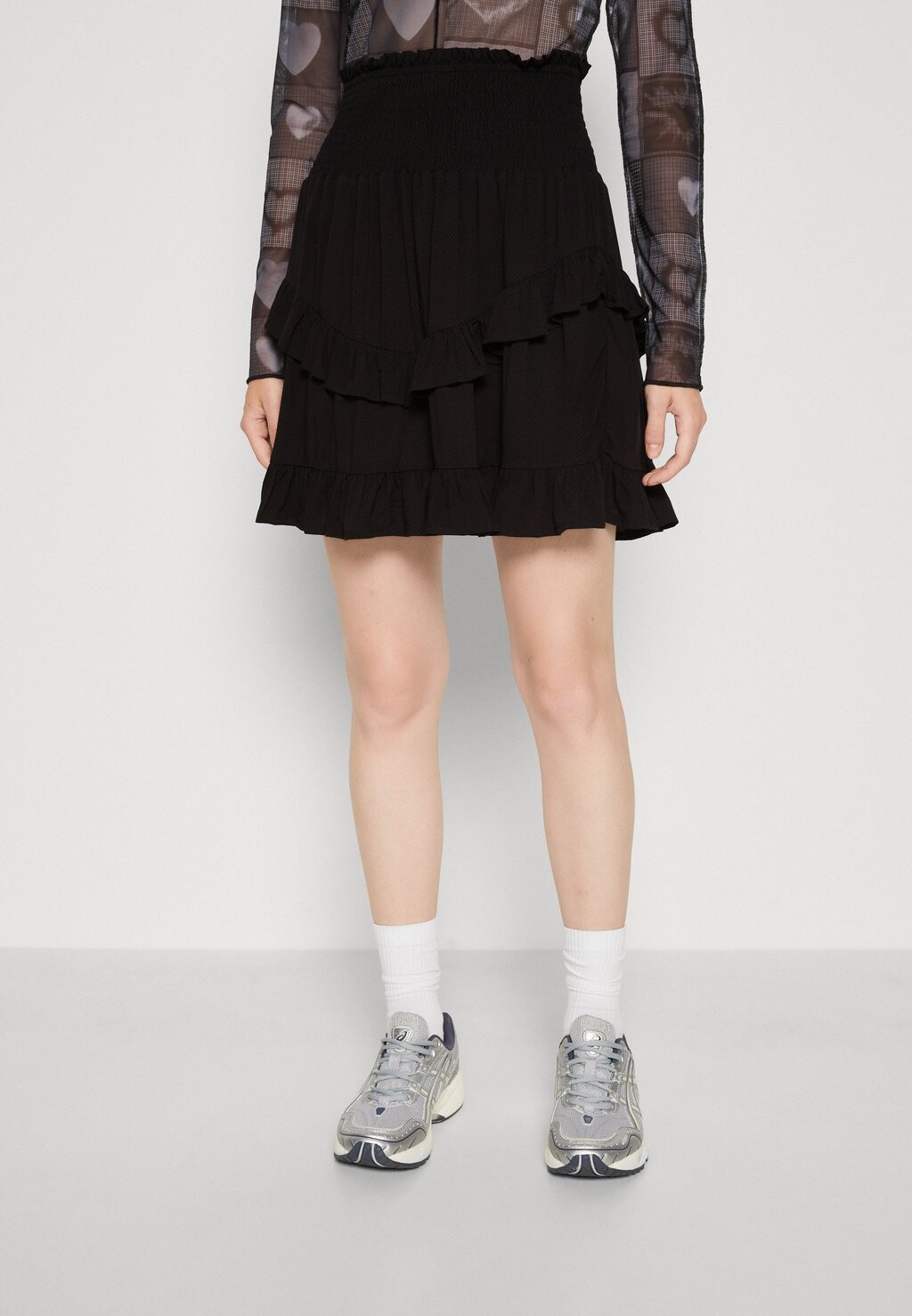 

Юбка мини YAS YASALIRA SMOCK SKIRT, черный